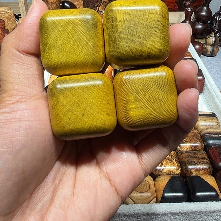 功劳木方块两对两对