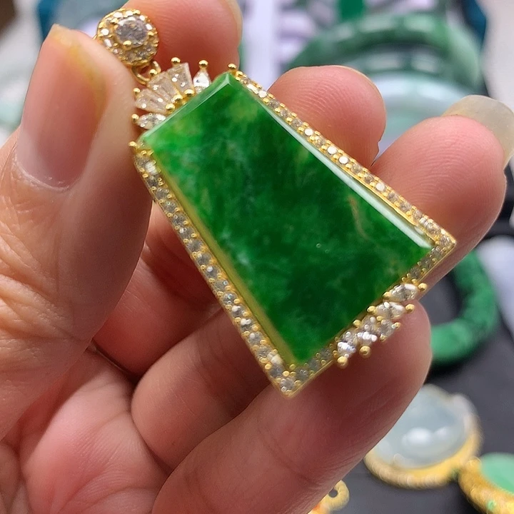 翡翠银S925镶嵌颈饰翡翠