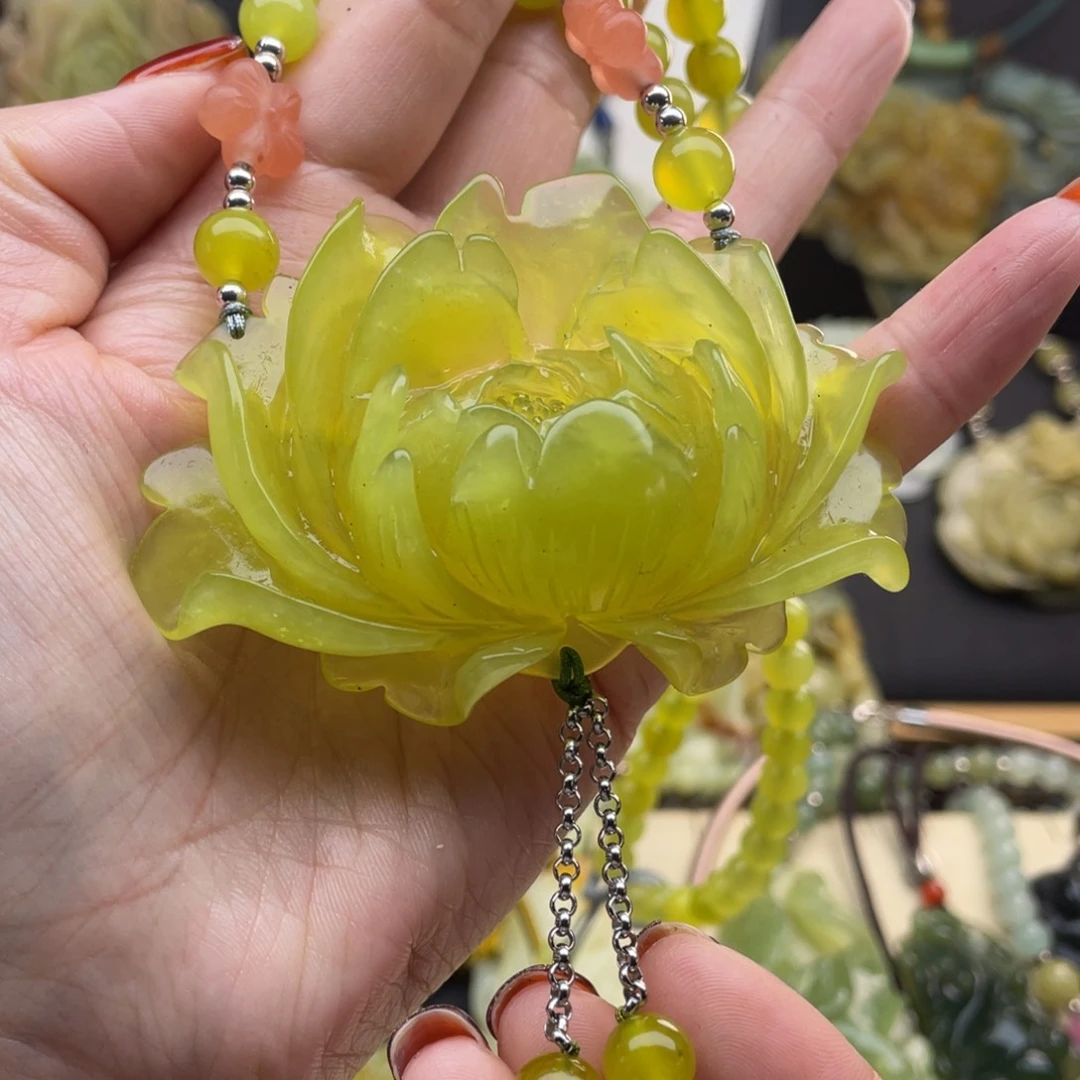 蛇纹石玉颈饰未镶嵌