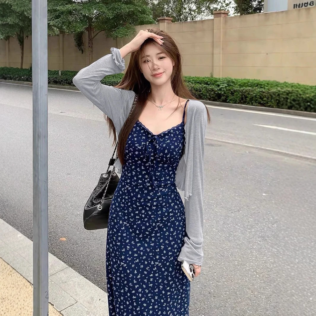 2025新款海边度假连衣裙女夏气质温柔韩版显瘦外搭+碎花吊带长裙