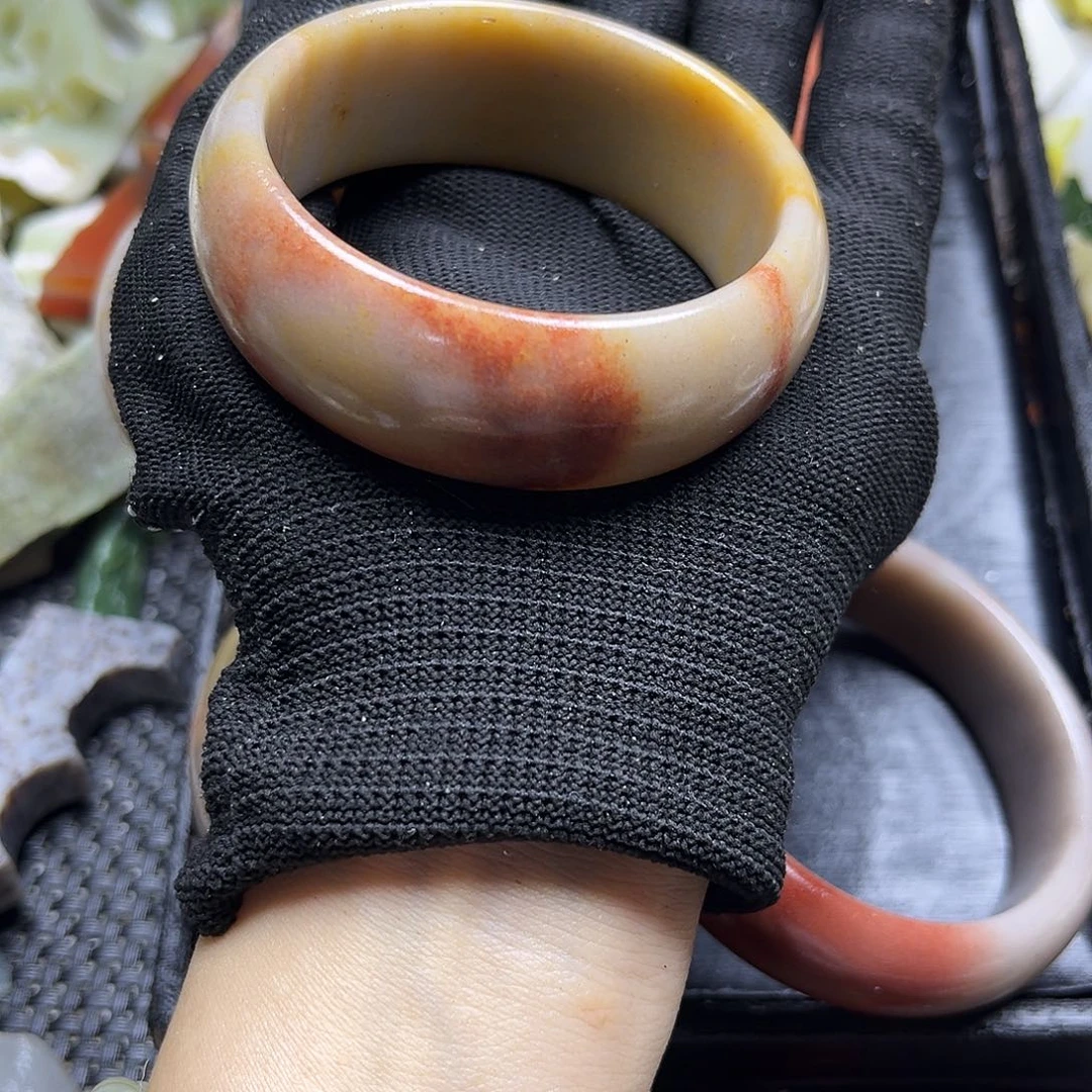 和田玉未镶嵌颈饰周*