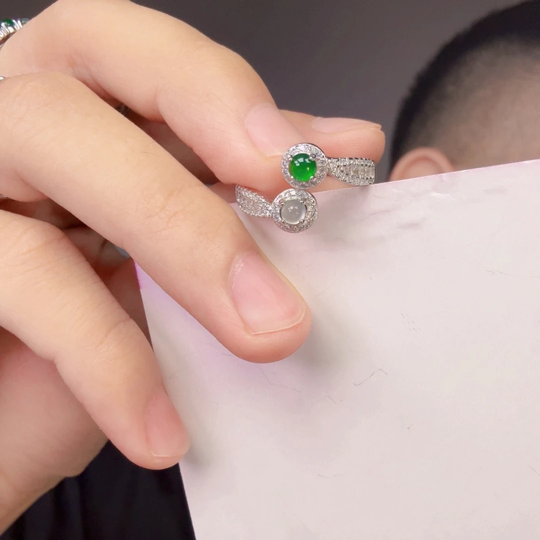 翡翠银S925镶嵌颈饰一件