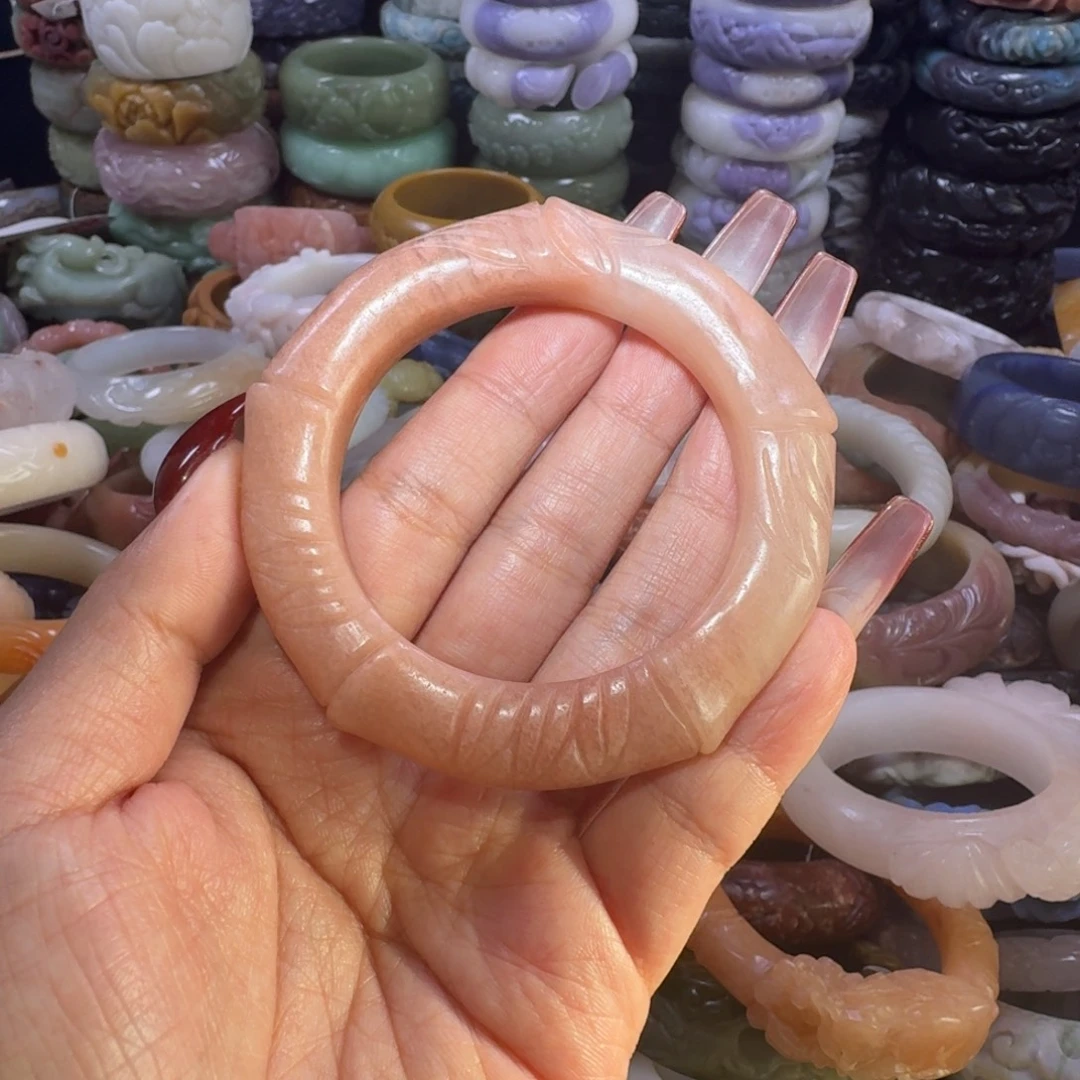 石英质玉（佘太翠）未镶嵌手镯4。53。不退换