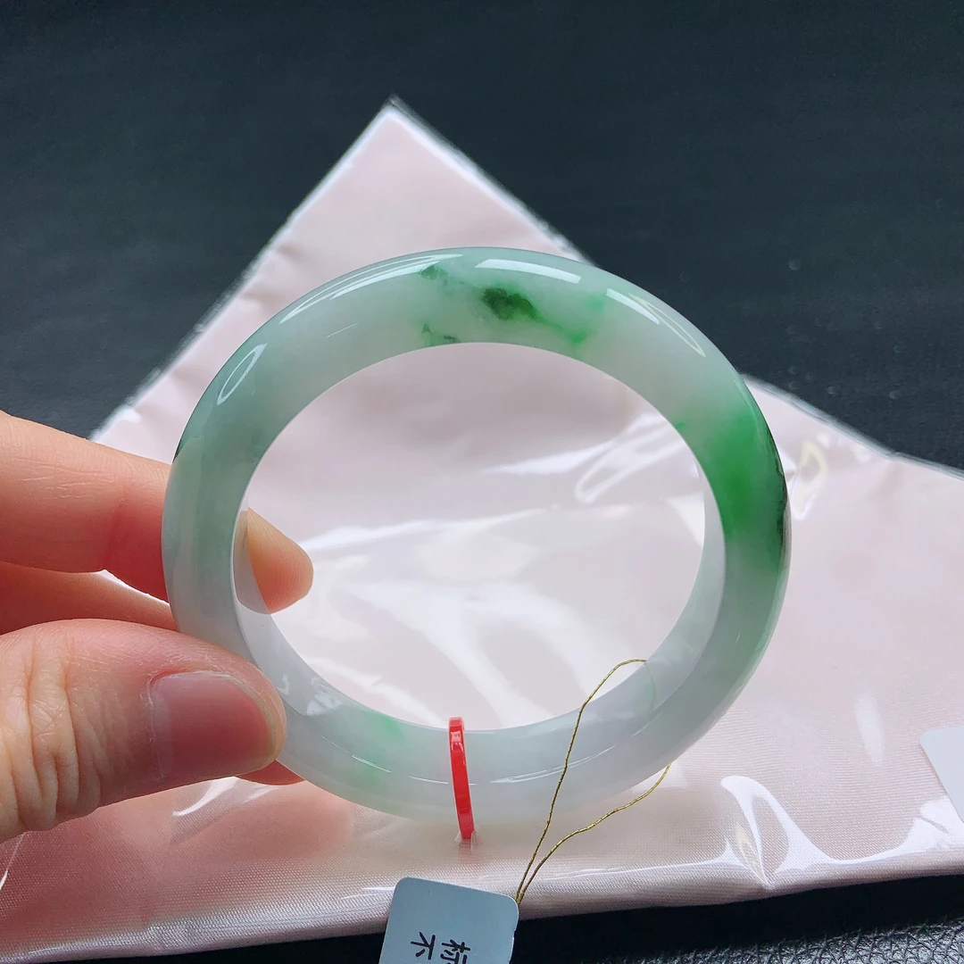 54➕糯冰种飘绿翡翠宽边手镯缅甸天然a货