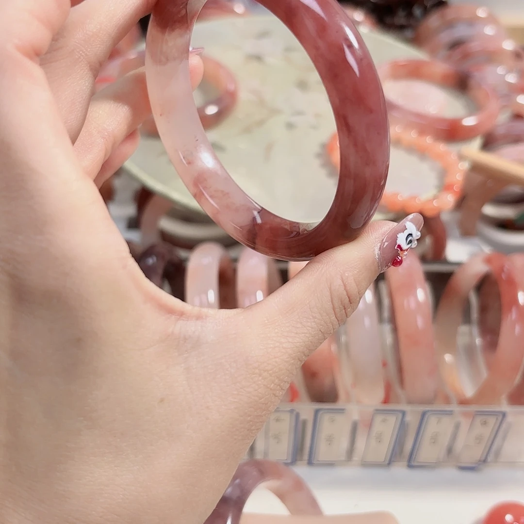 石英质玉手镯未镶嵌草****院