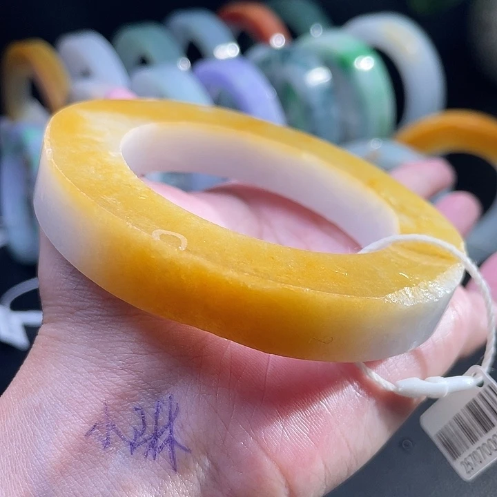 定制翡翠未镶嵌翡翠手镯