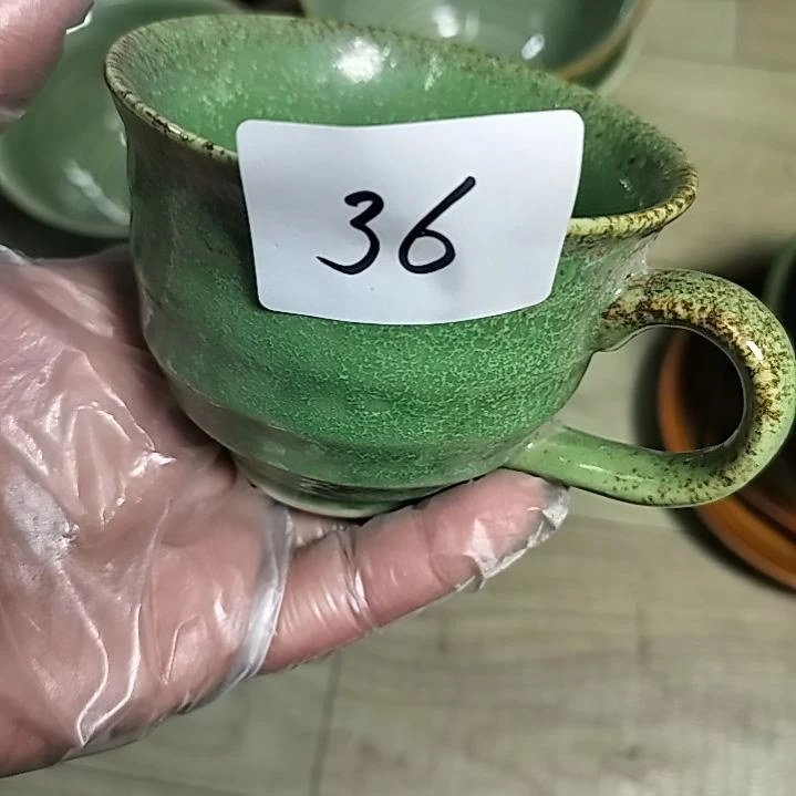 盘瓷片陶瓷杯盘壶碗都有