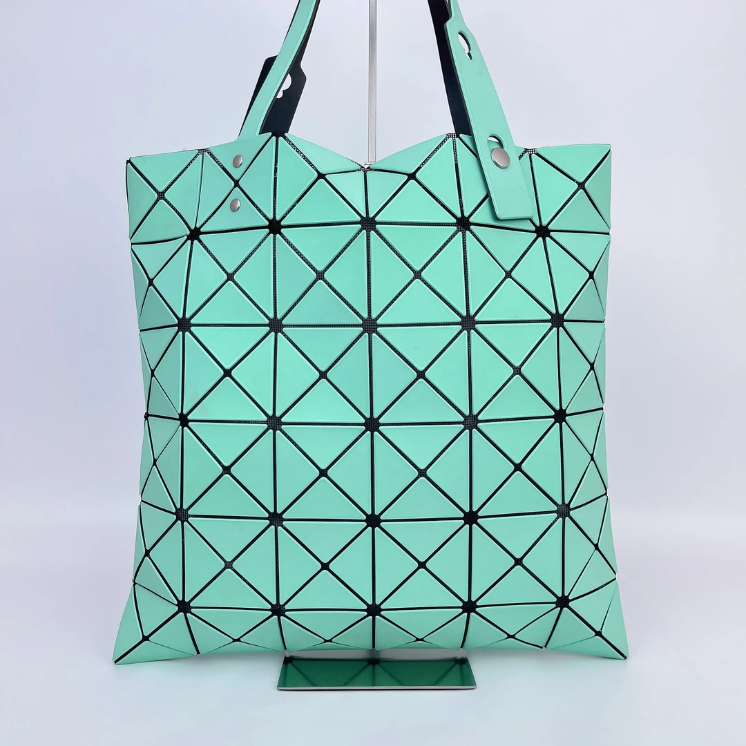 95新 Issey Miyake/三宅一生 三宅一生 绿色手提包底长34 N632