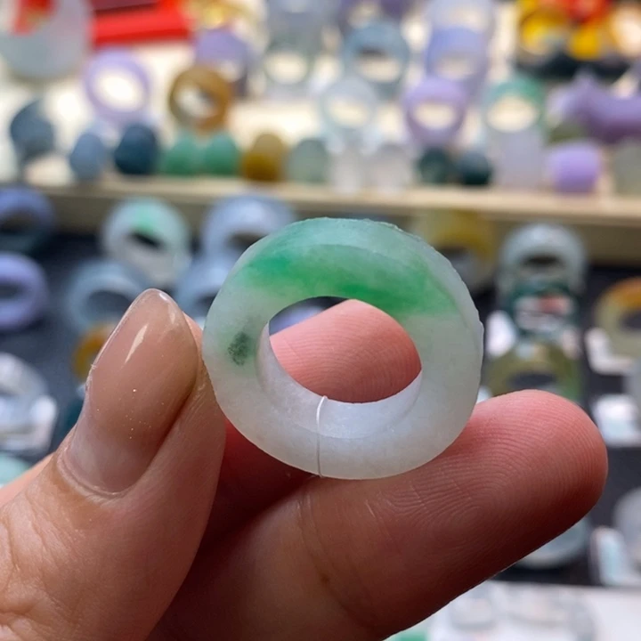 未镶嵌定制翡翠翡翠
