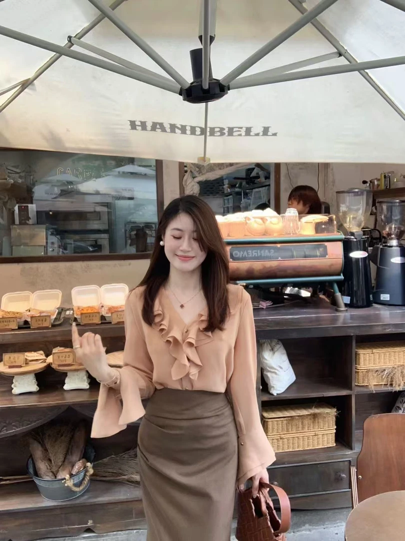 2025早秋新款法式温柔V领荷叶边长袖垂感仙气衬衫半身裙两件套装