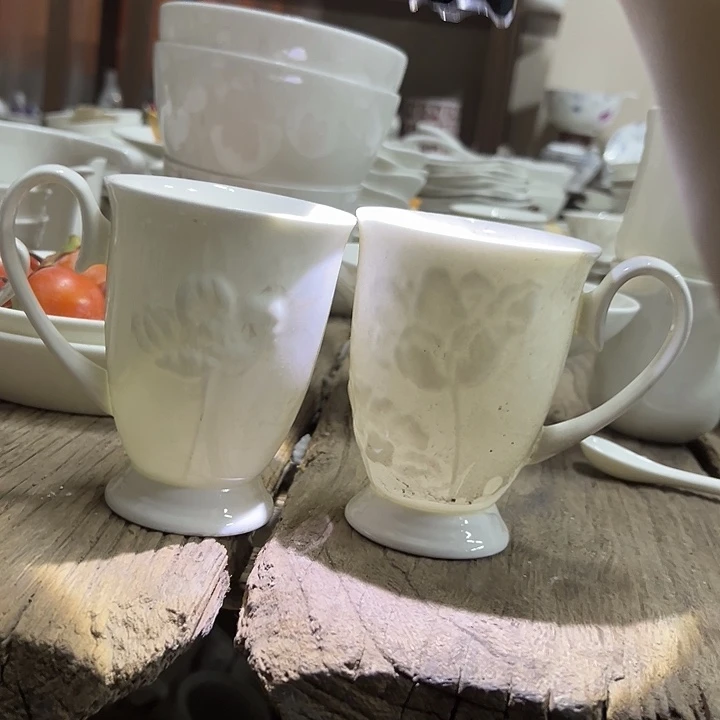 国营尾货骨瓷浮雕杯一对