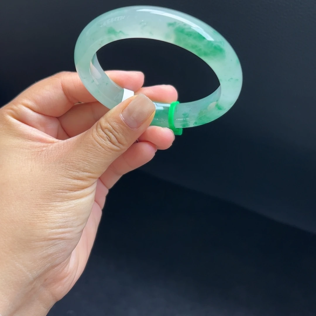 软***莓石英质玉未镶嵌手镯非洲翠56