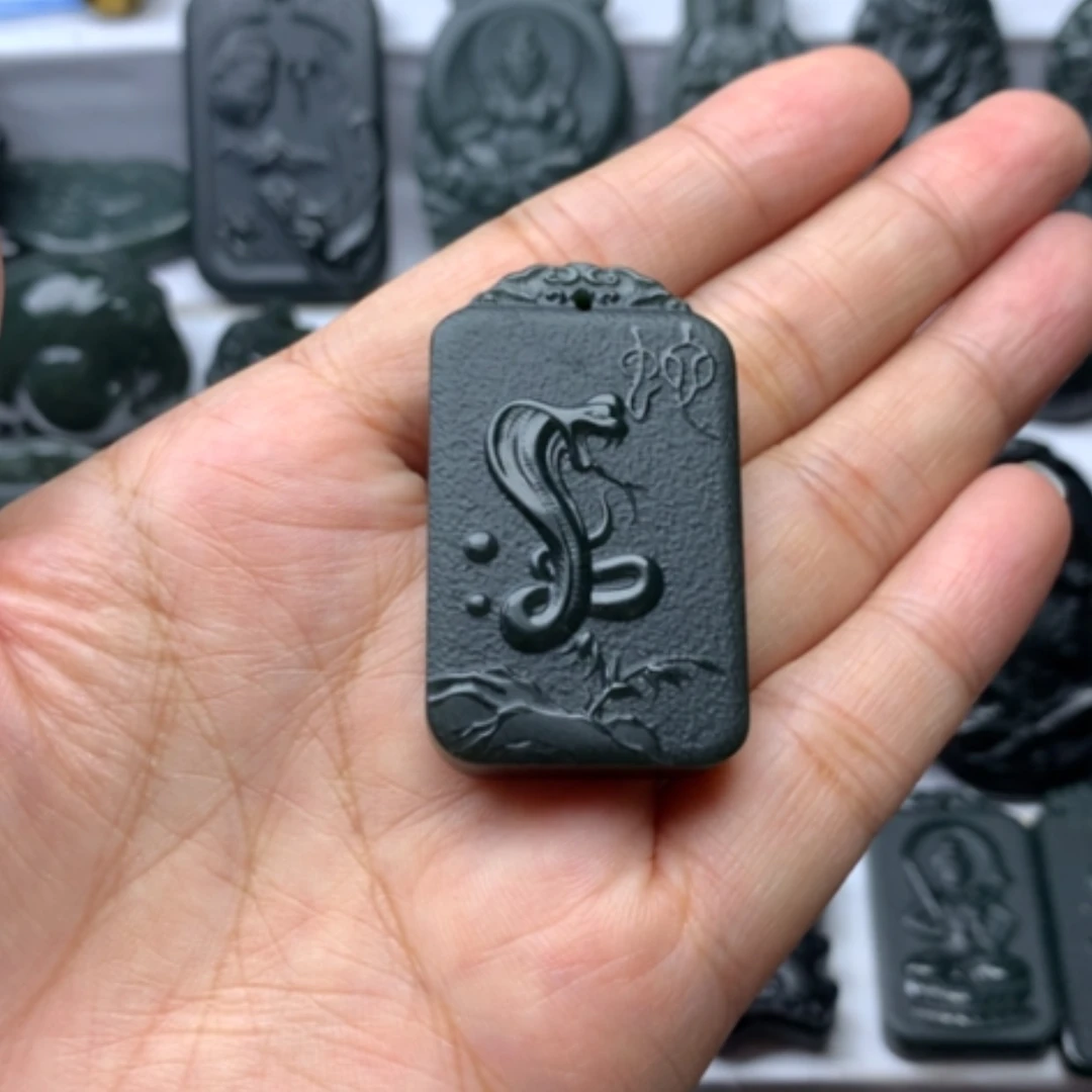 【闪购商品】颈饰未镶嵌和田玉双面雕刻