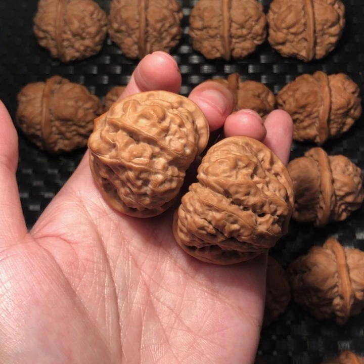 在***士文玩核桃把件蛤蟆