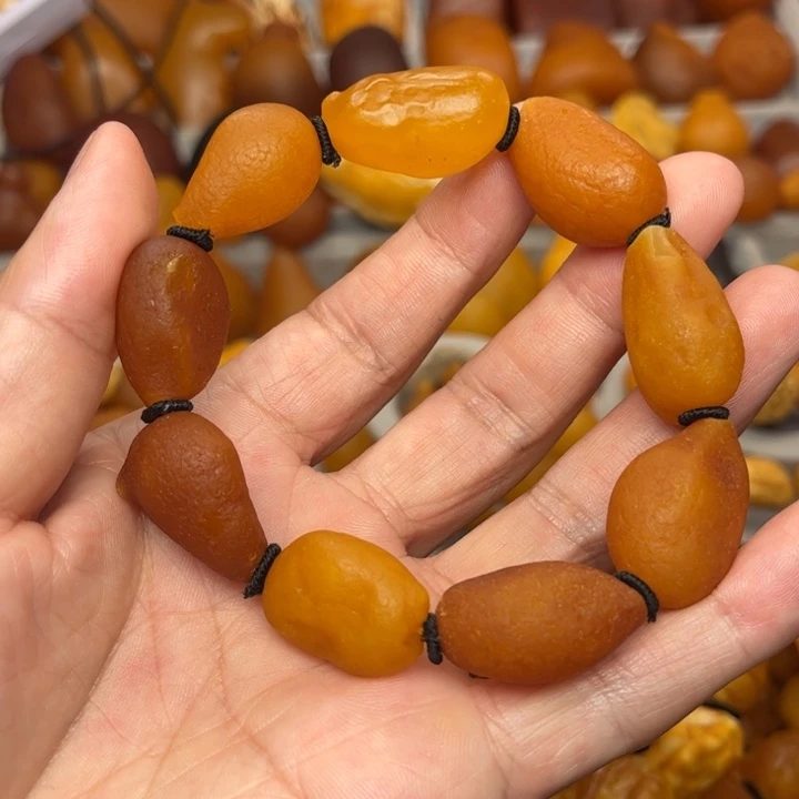 琥珀未镶嵌裸石天然蜜蜡手串