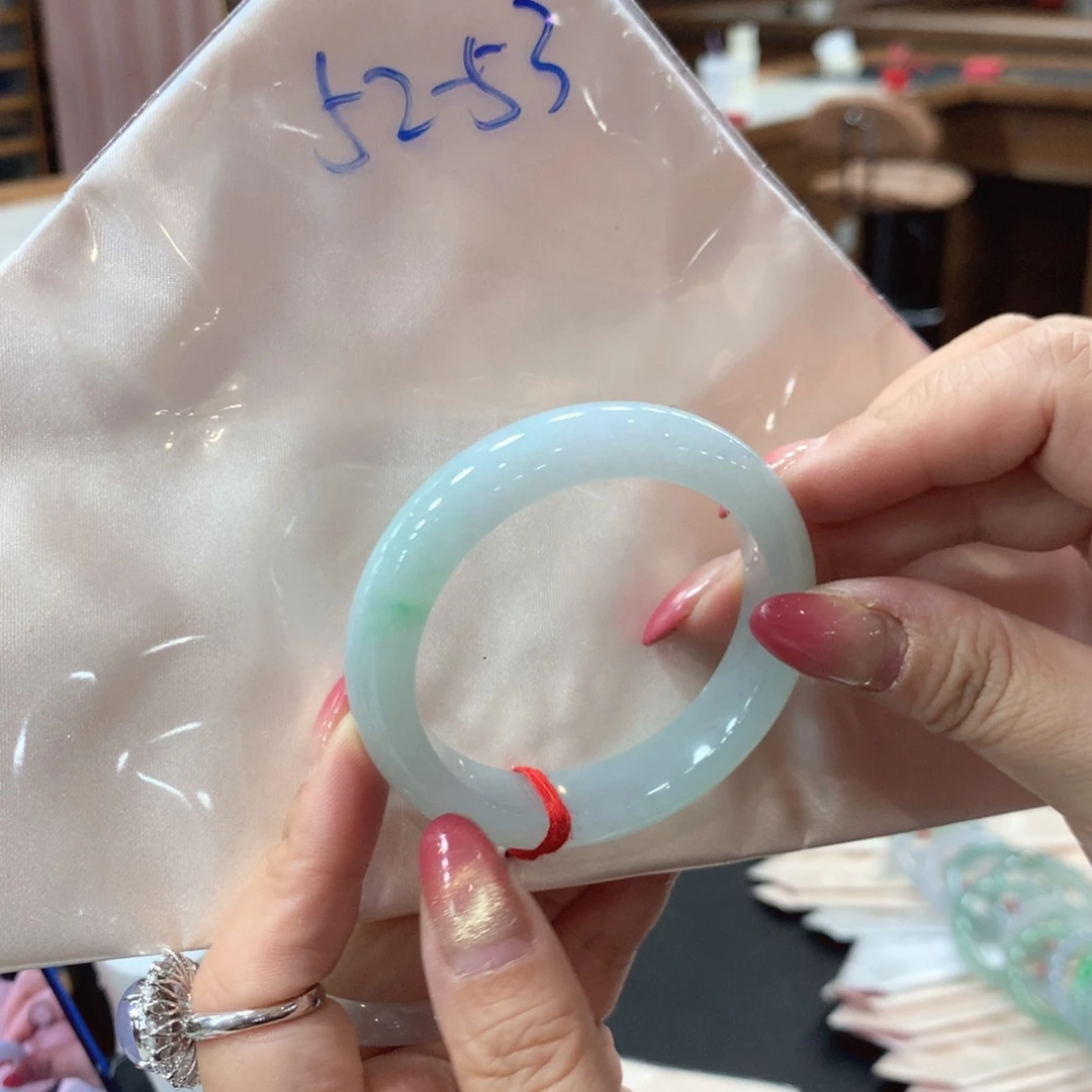 翡翠未镶嵌手镯48小时鉴赏