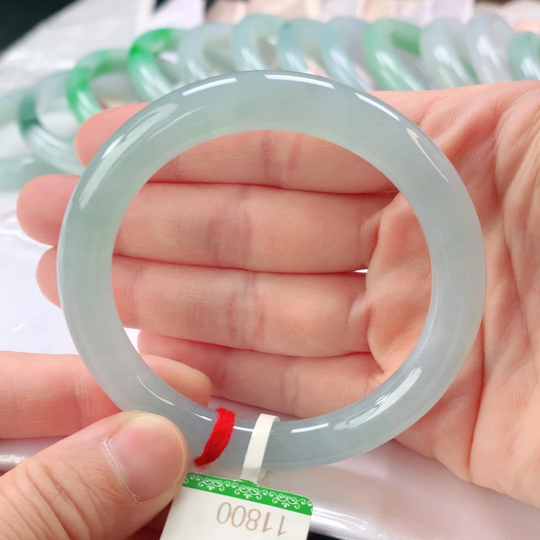 翡翠手镯未镶嵌缅甸A货翡翠手镯