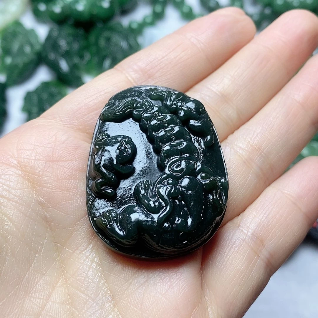 吊坠(不含链)未镶嵌和田玉（青玉）