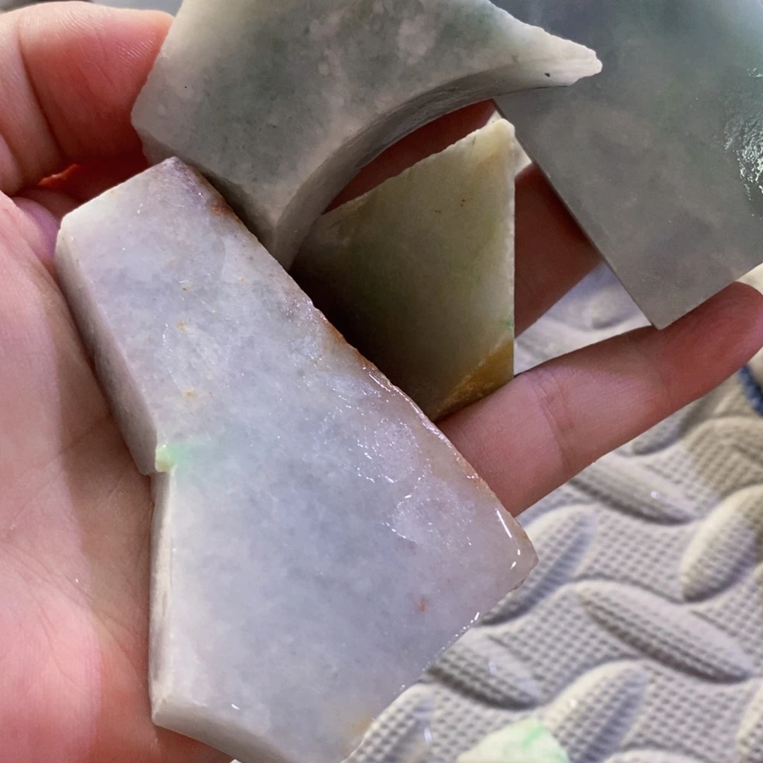 翡翠未镶嵌颈饰春**冬107号