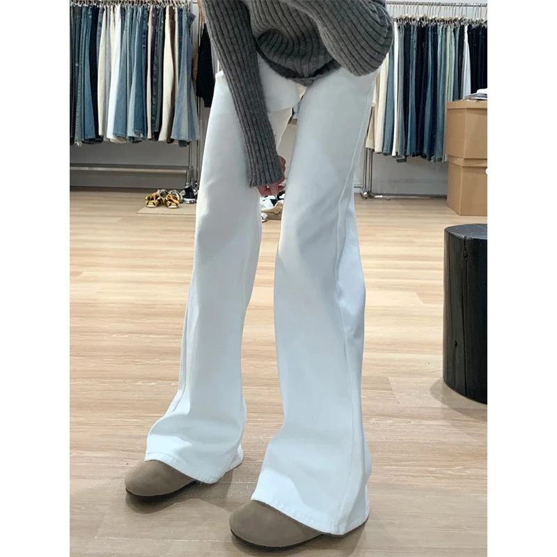 白色不贴腿弹力微喇叭牛仔裤女2025夏季新款高腰显瘦阔腿拖地裤子