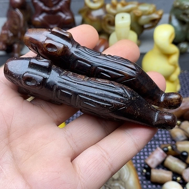 未镶嵌蛇纹石玉颈饰