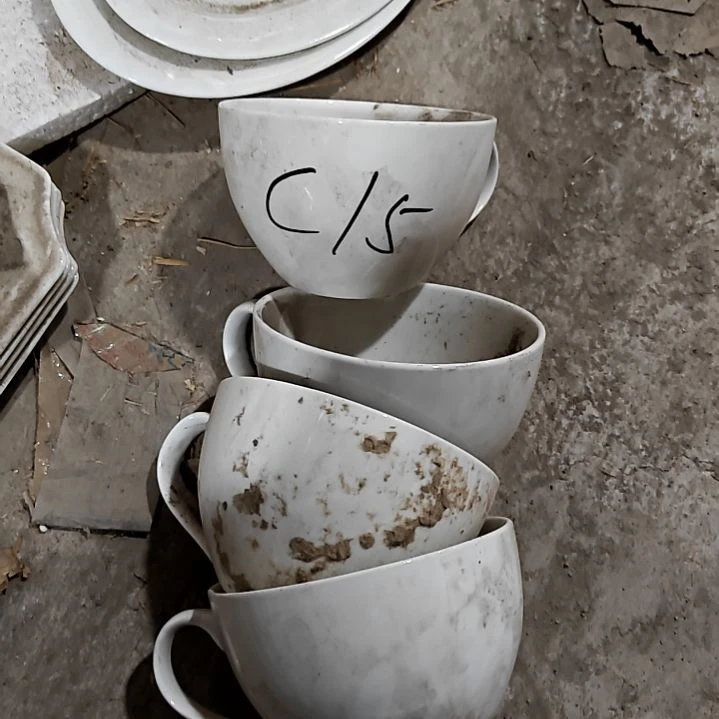 摆件陶瓷盘子碗啥都有