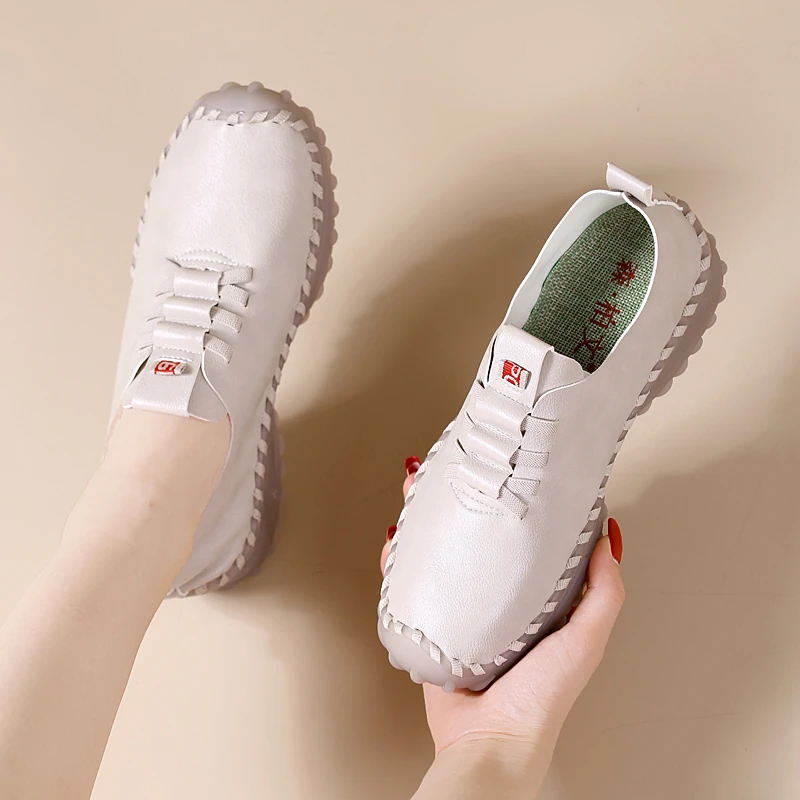 妈妈鞋真皮舒适牛筋底防滑松紧带圆头平底单鞋秋季休闲中老年皮鞋