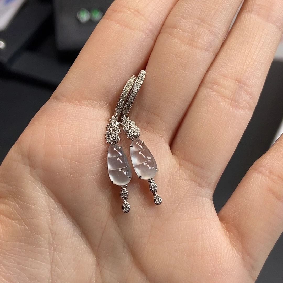 18K金镶嵌翡翠耳饰天然缅甸翡翠