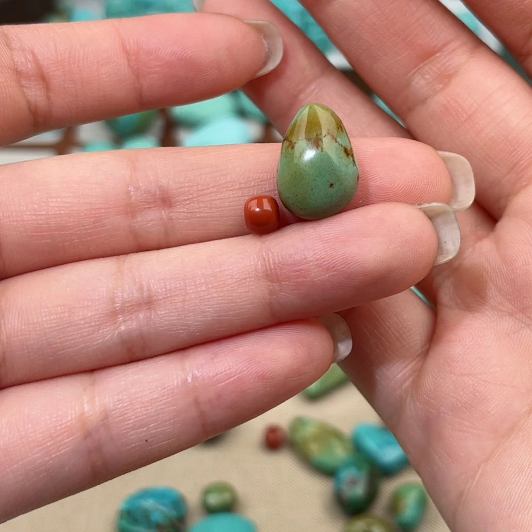 南红玛瑙配饰未镶嵌