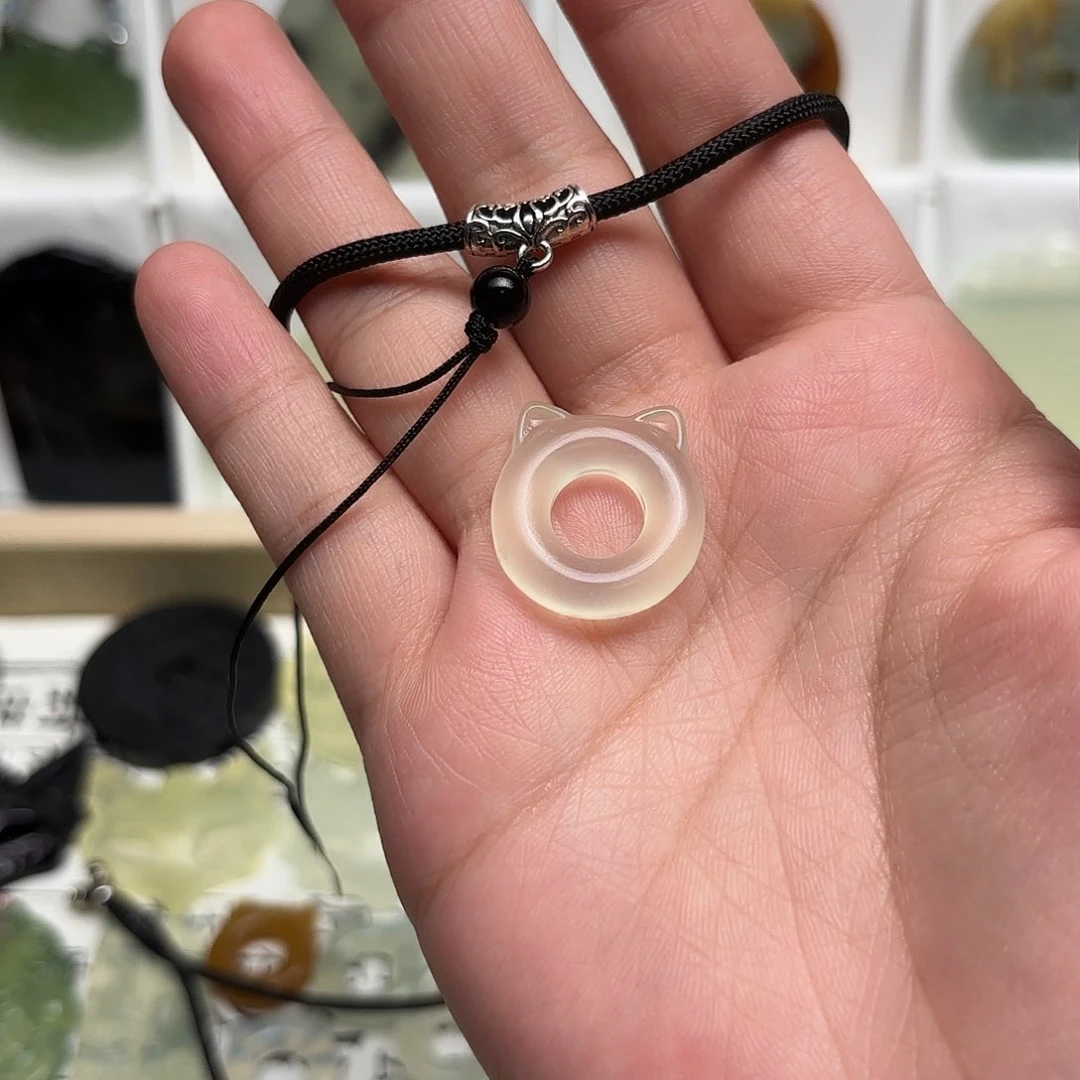 蛇纹石玉颈饰未镶嵌