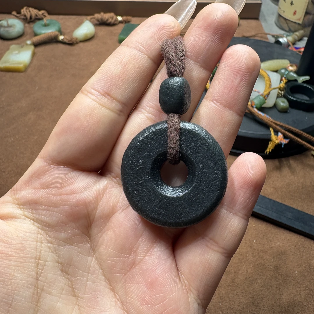 天然和田玉老光吊坠