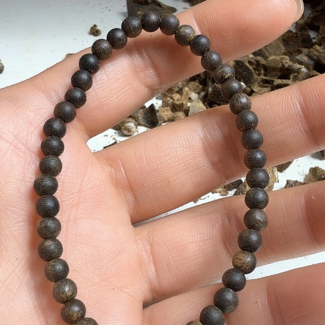 手串沉香乌身0.4规格2克+全沉水