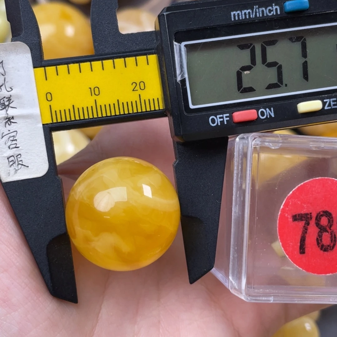 但****蜜蜡未镶嵌珠宝奇石
