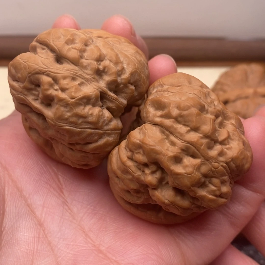 【闪购商品】把件文玩核桃边42肚46左右