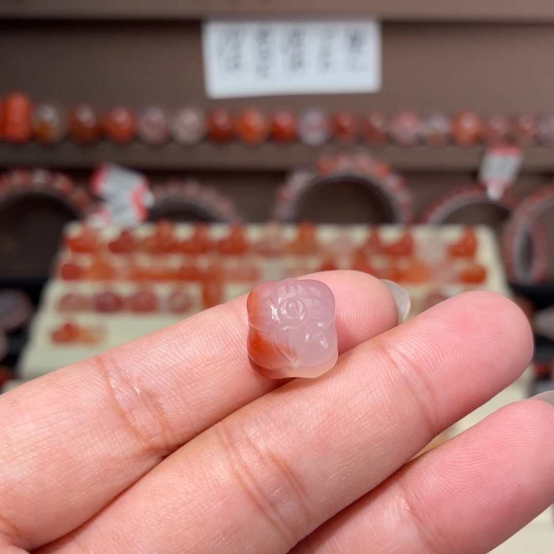 ****。未镶嵌川料南红玛瑙柿子