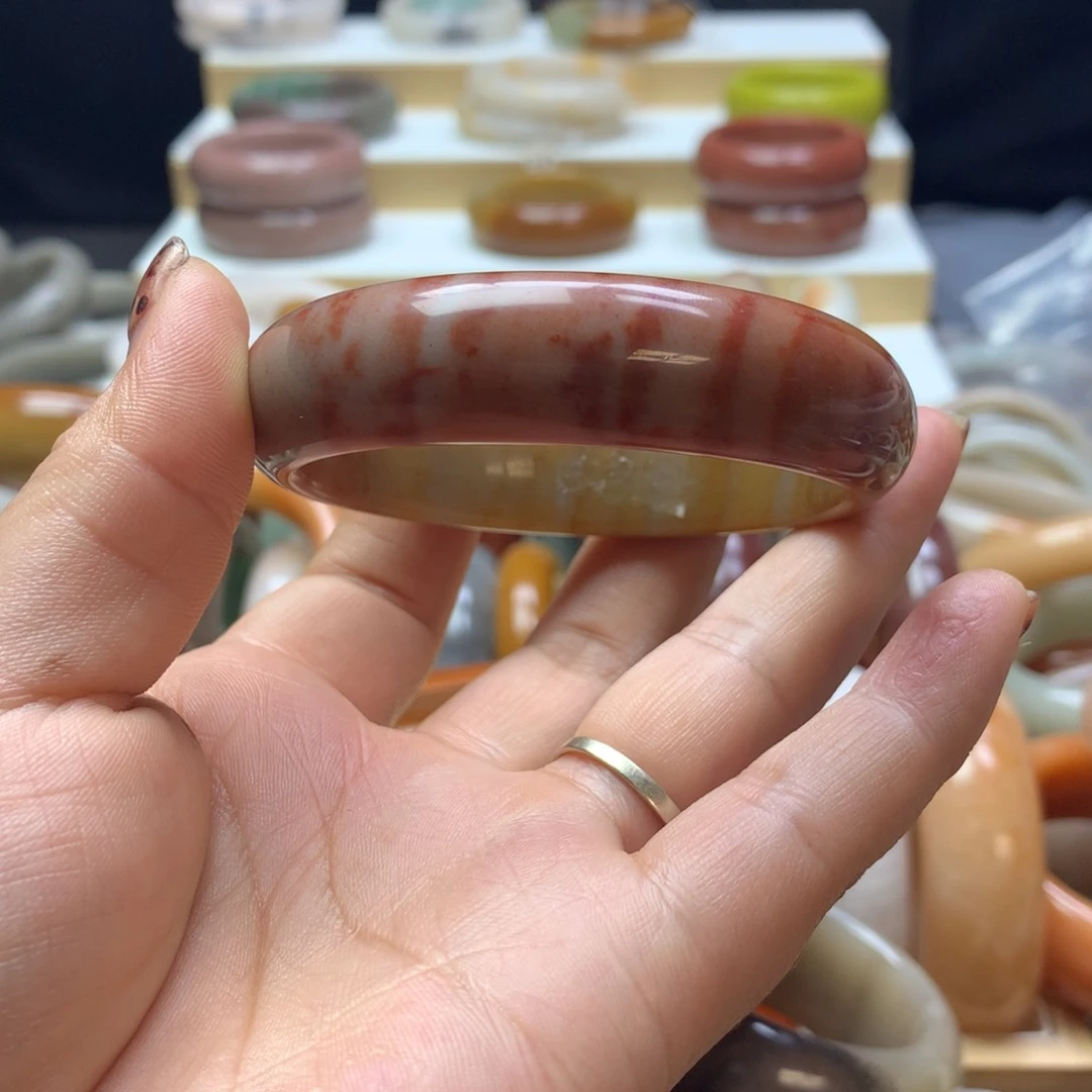 石英质玉手镯未镶嵌半**水