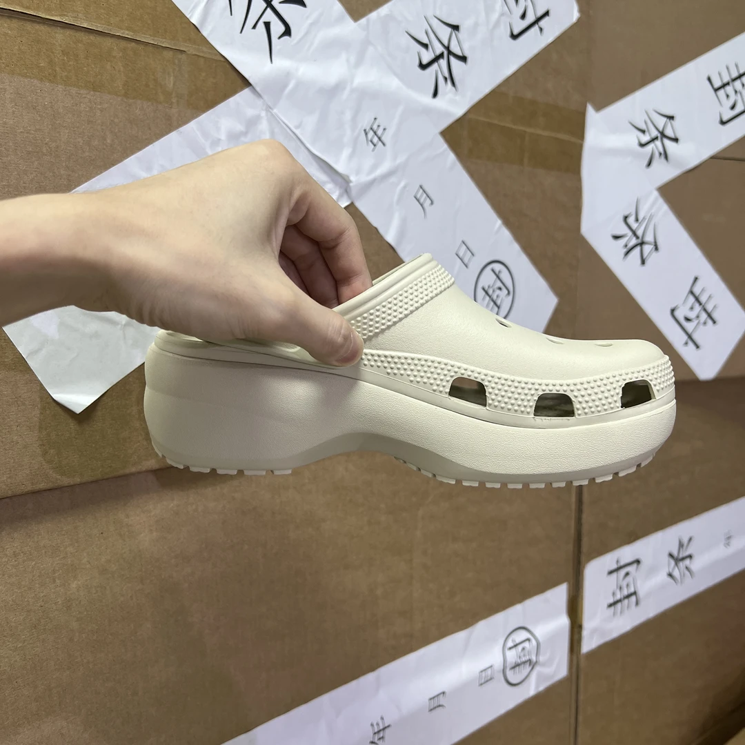 云朵·泡芙·明星·经典款（没有金属鞋花多品牌）沙滩时尚洞洞鞋B1