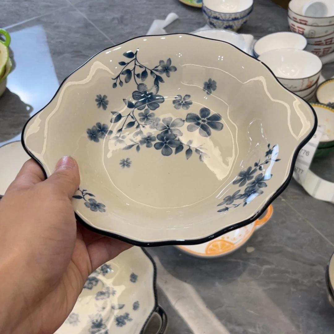 陶瓷微瑕餐具介意勿拍，满18飞！
