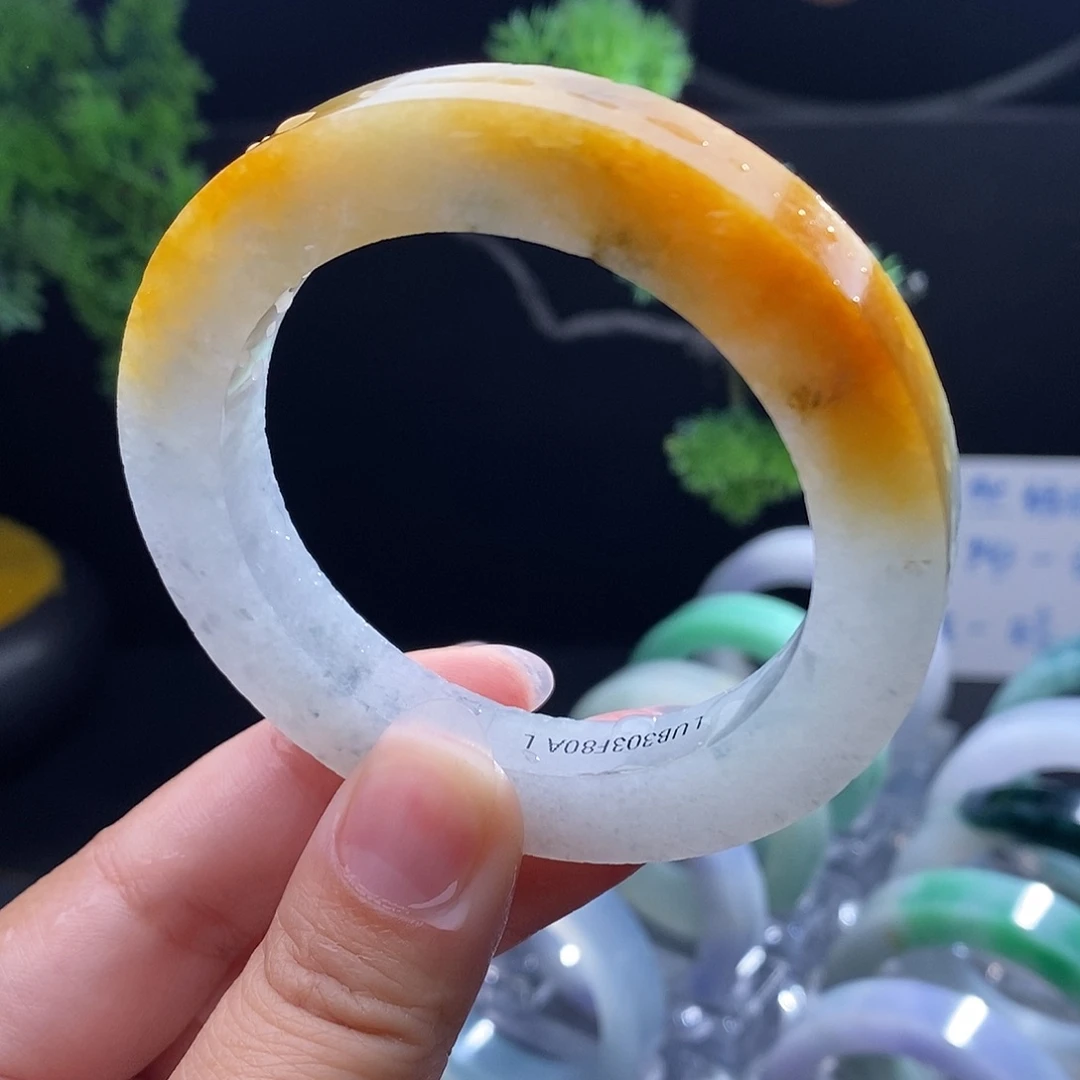 定制翡翠未镶嵌翡翠手镯