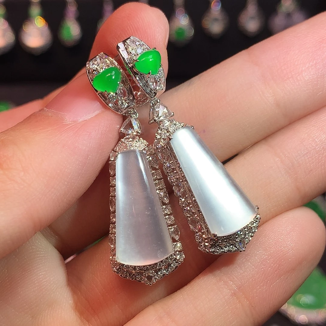 翡翠18K金镶嵌耳饰玻璃种起钢无事柱耳坠