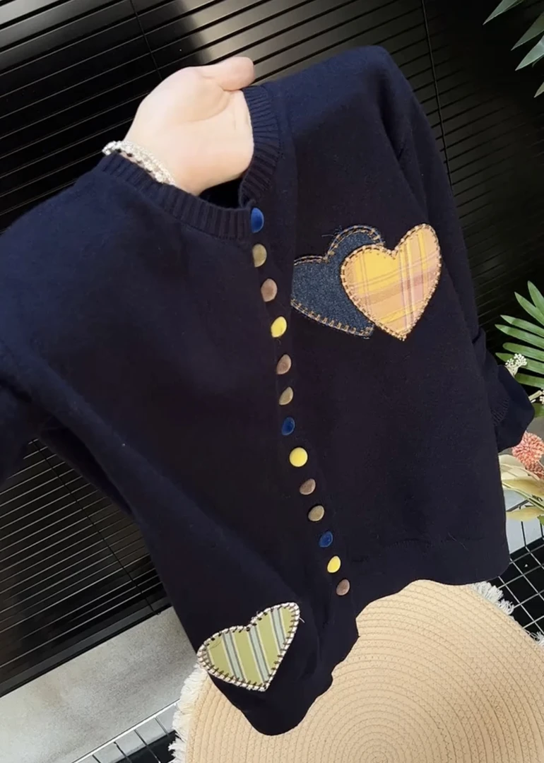 韩版设计感爱心针织毛针织衫黑色毛衣时尚减龄休闲百搭长袖上衣女