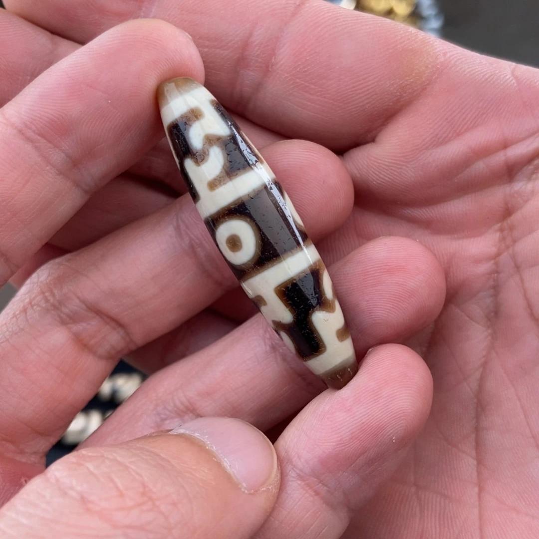 玛瑙/玉髓颈饰未镶嵌酒****）