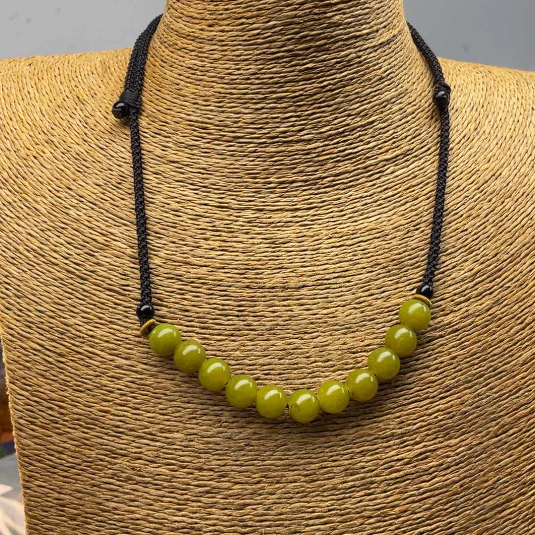 蛇纹石玉未镶嵌颈饰