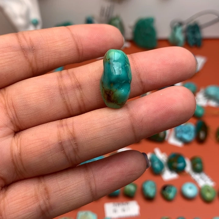 绿松石未镶嵌珠宝奇石