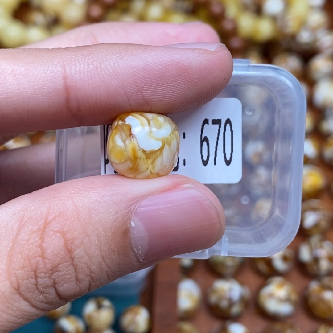 小***呆把件猴头核桃沁色圆珠老型670
