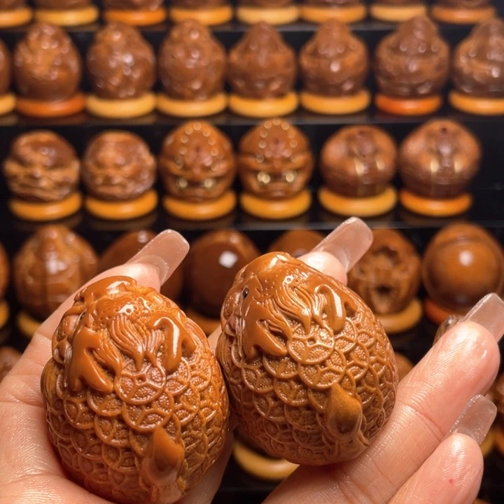 橄榄核把件小*钟橄榄雕刻