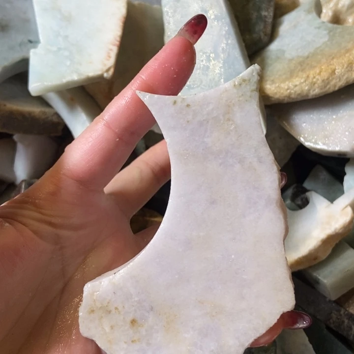 翡翠颈饰未镶嵌天然翡翠