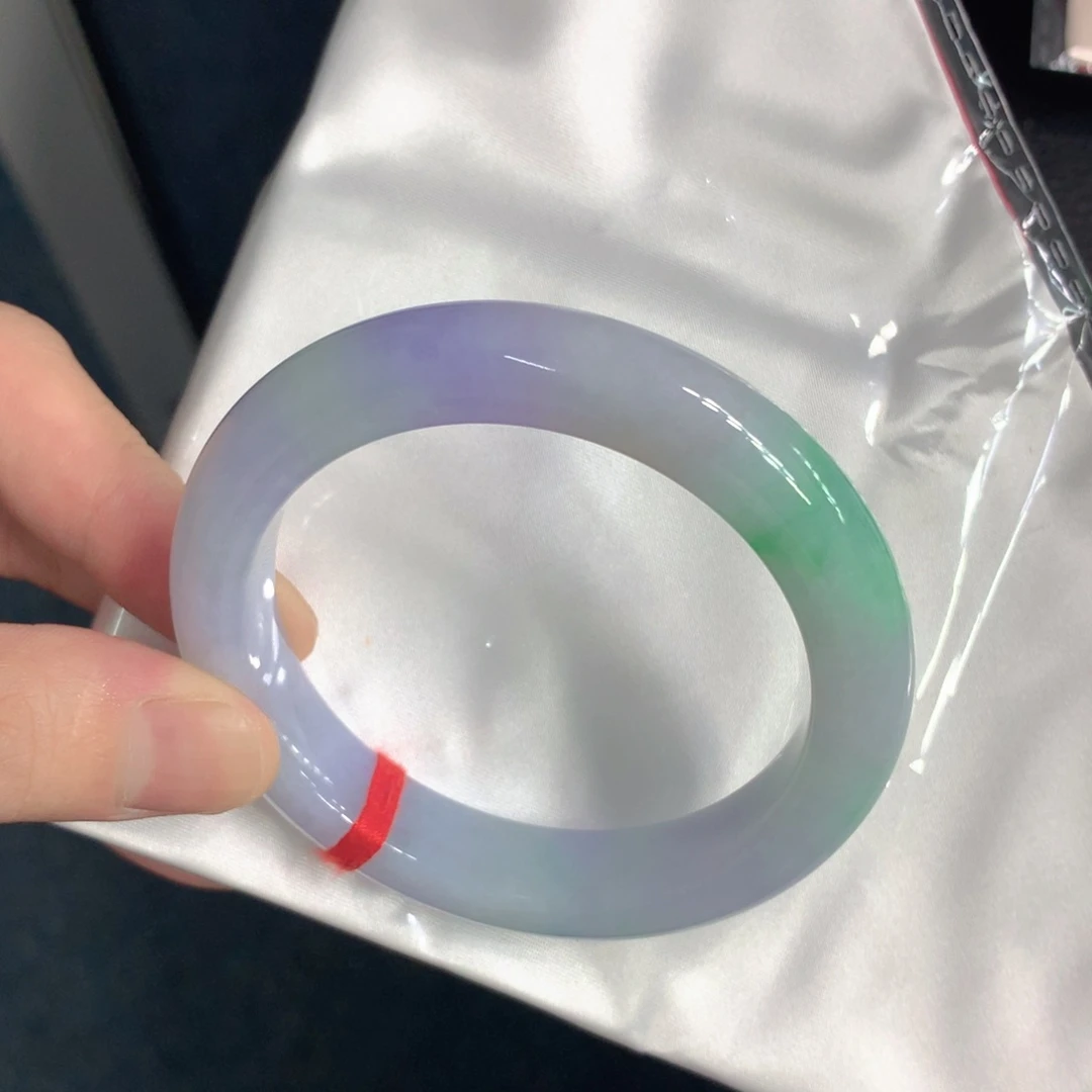 翡翠手镯未镶嵌翡翠