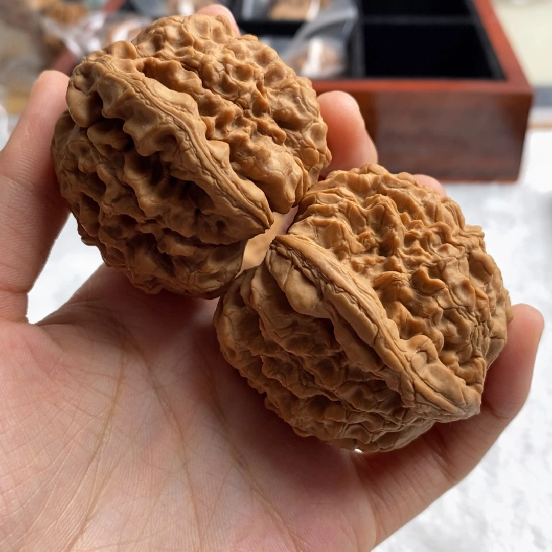 文玩核桃吊坠获**农龙鼎