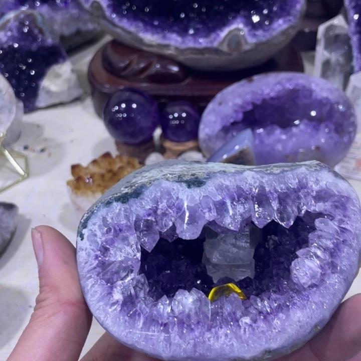 紫晶方解石钱袋子未镶嵌